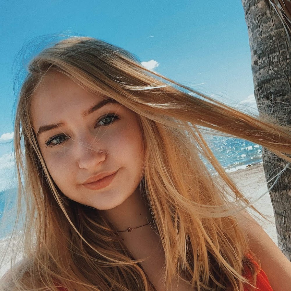 Meet your Posher, Lily